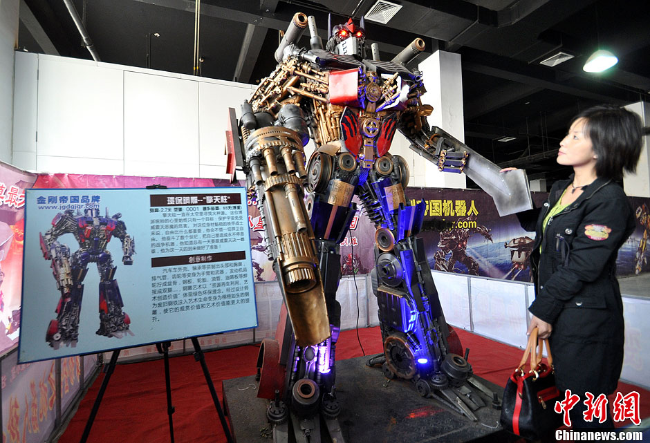 38個變形金剛模型亮相河北邯鄲 38個變形金剛模型亮相河北邯鄲